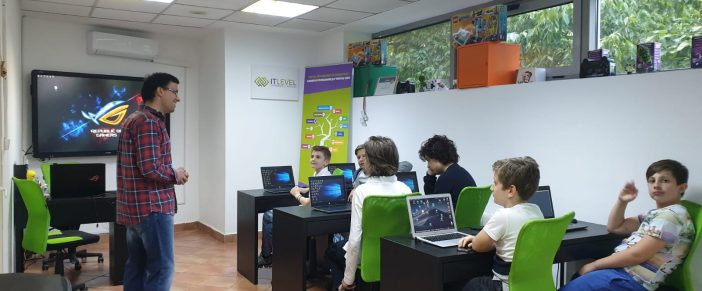 Atelierul micilor hackeri