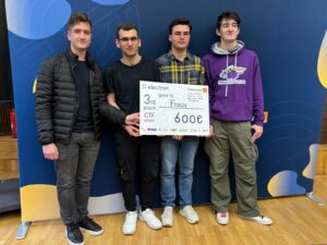 Premiu la o competiție de cybersecurity